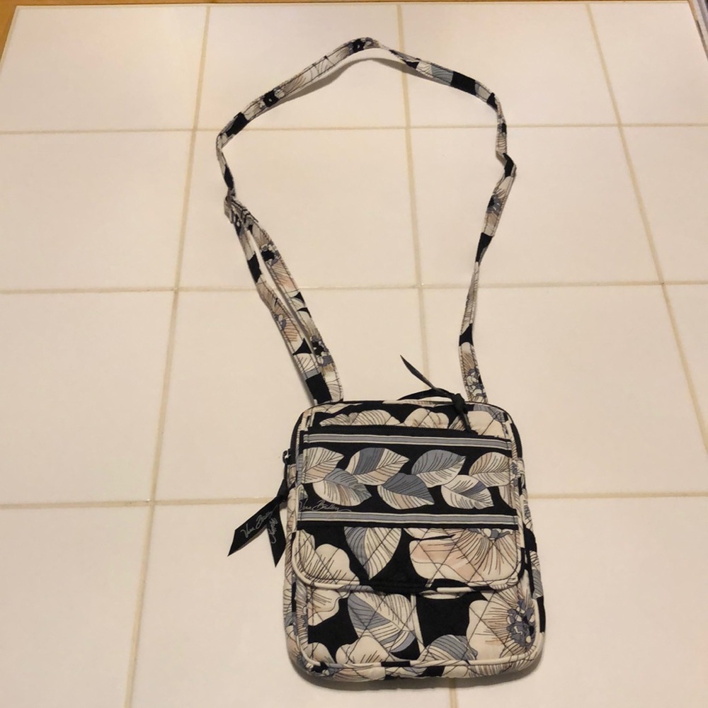 ⭐️VERA BRADLEY CROSSBODY BAG⭐️
